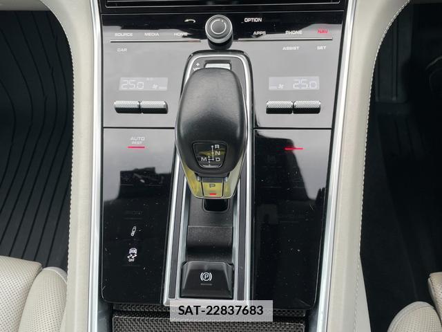 Porsche PANAMERA 2019-12 7823131-16