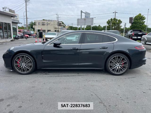 Porsche PANAMERA 2019-12 7823131-4