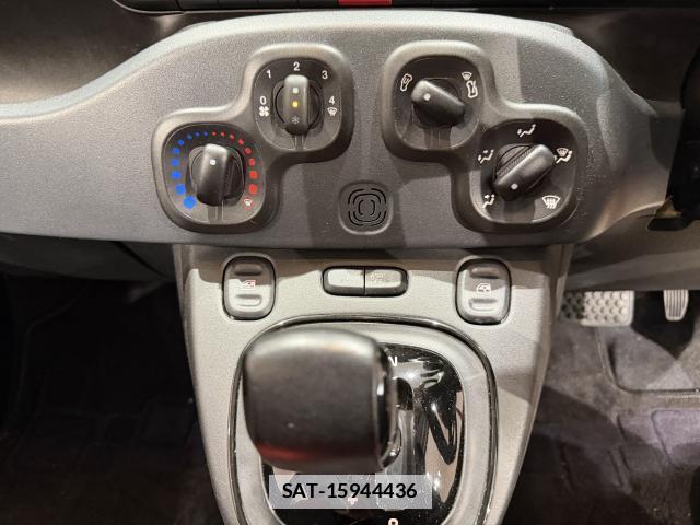 Fiat PANDA 2019-06 7817764-8