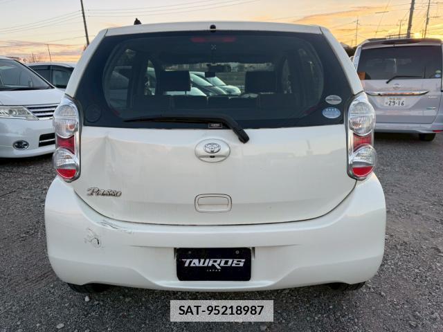 Toyota PASSO 2011-12 7811531-5