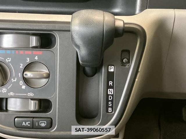Toyota PASSO 2019-06 7813303-17