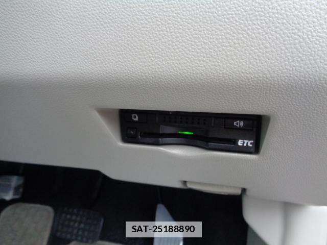 Toyota PASSO 2016-05 7817048-11
