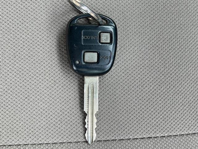 Toyota PIXIS EPOCH 2012-05 7811484-8