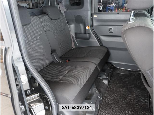 Toyota Pixis Mega 2021-05 7811874-13