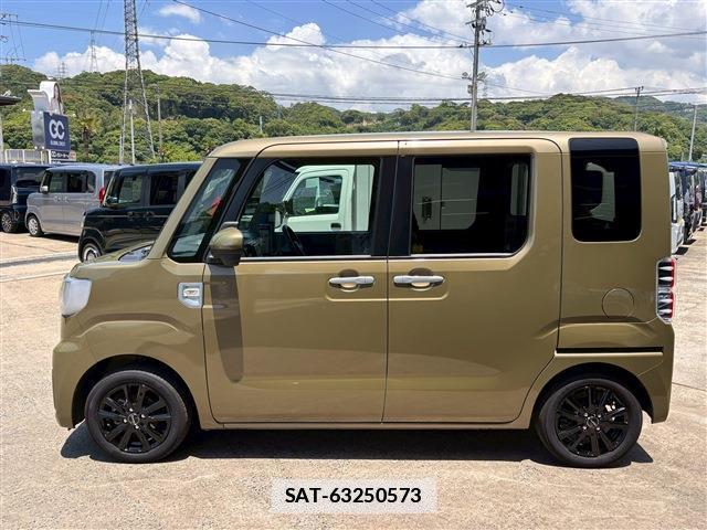 Toyota Pixis Mega 2022-07 7812391-11