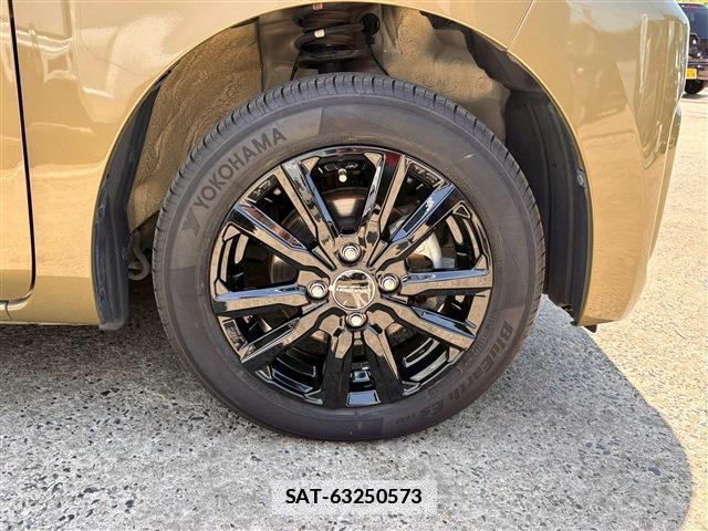 Toyota Pixis Mega 2022-07 7812391-16