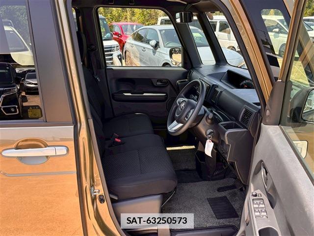 Toyota Pixis Mega 2022-07 7812391-17