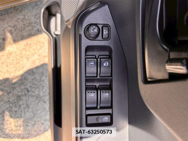 Toyota Pixis Mega 2022-07 7812391-18