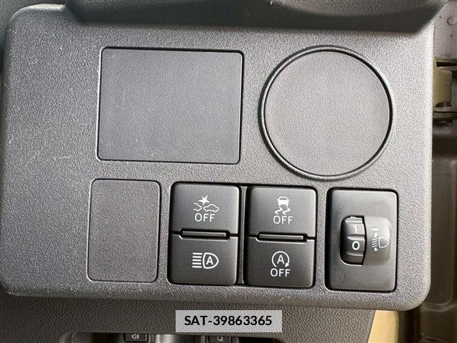 Toyota Pixis Mega 2022-07 7812395-19