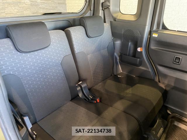 Toyota Pixis Mega 2018-01 7814641-17