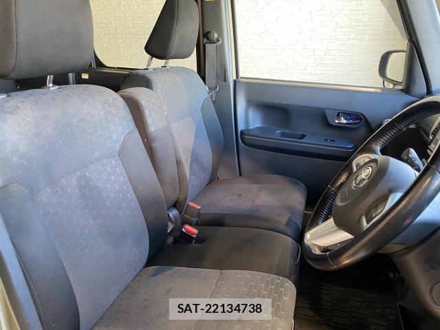 Toyota Pixis Mega 2018-01 7814641-6