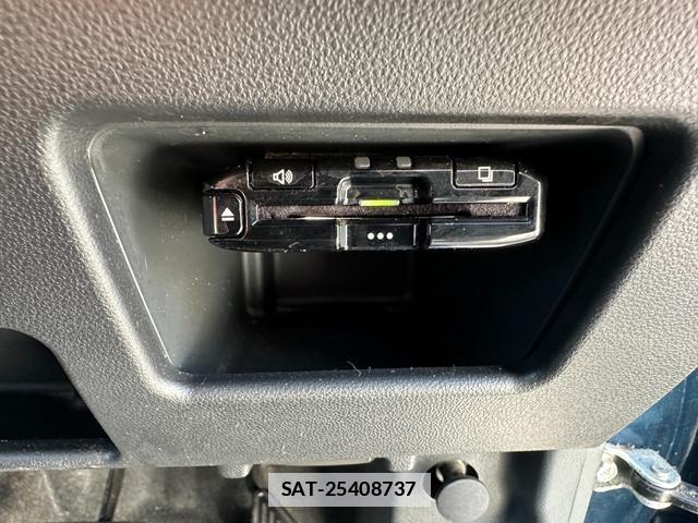 Toyota Pixis Mega 2021-04 7820176-16