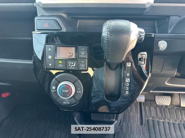 Toyota Pixis Mega 2021-04 7820176-9