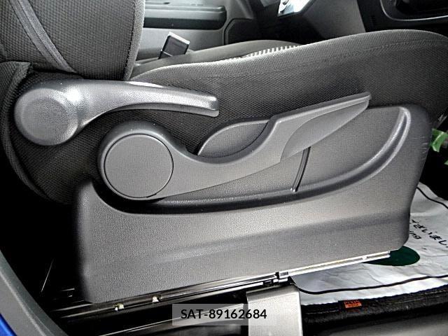 Toyota Pixis Mega 2018-11 7820783-12