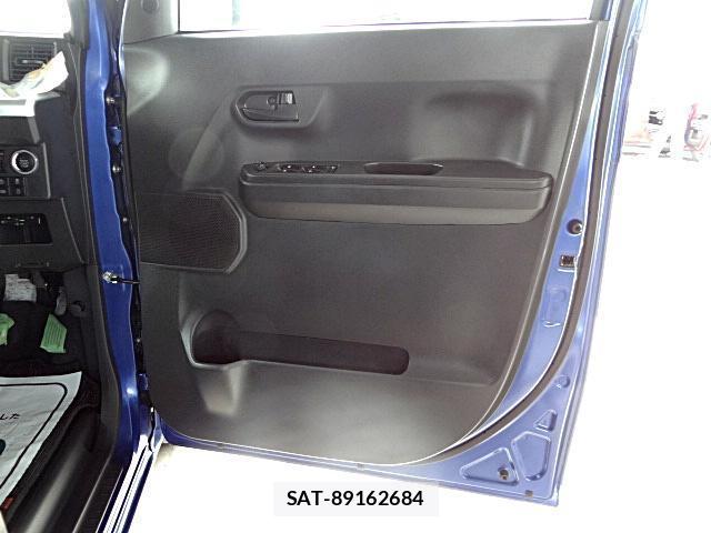 Toyota Pixis Mega 2018-11 7820783-13