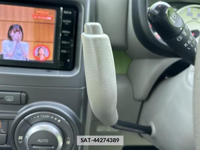 Toyota PIXIS SPACE 2015-02 7821070-15
