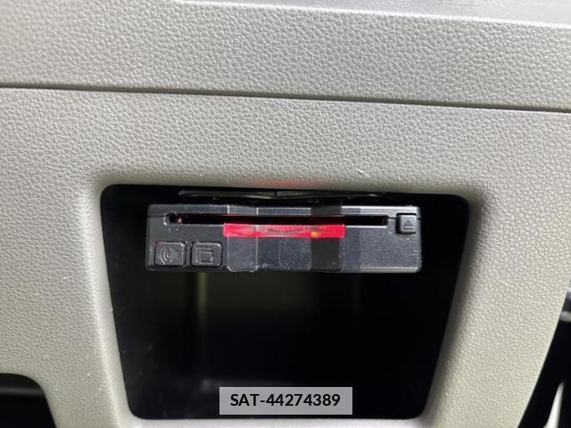 Toyota PIXIS SPACE 2015-02 7821070-16
