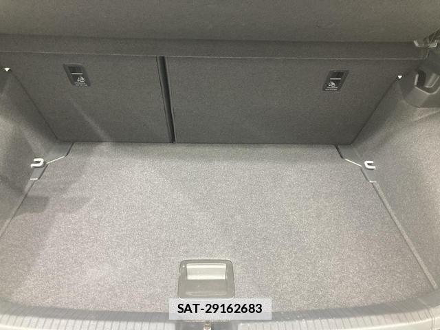 VolksWagen POLO 2022-06 7812007-3