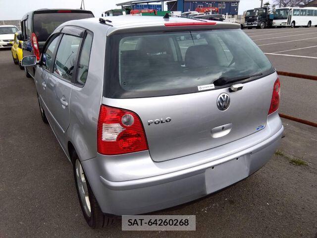 VolksWagen POLO 2004-05 7814028-1