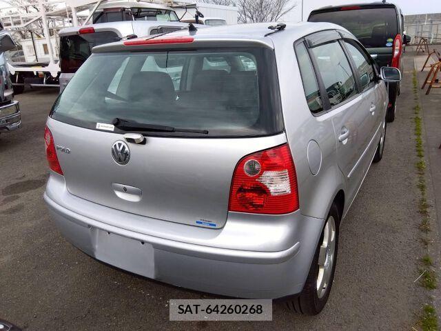 VolksWagen POLO 2004-05 7814028-4