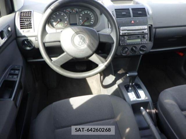 VolksWagen POLO 2004-05 7814028-5