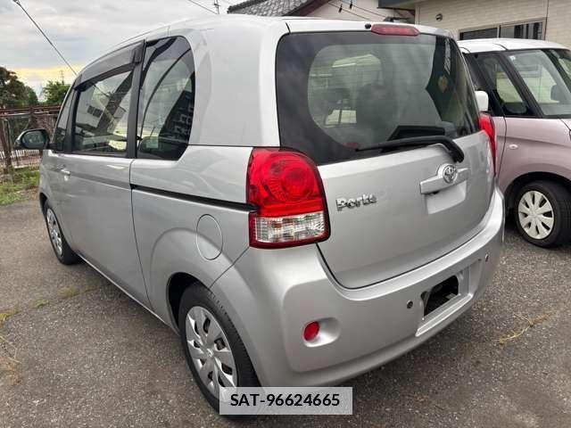 Toyota PORTE 2016-03 7811819-2