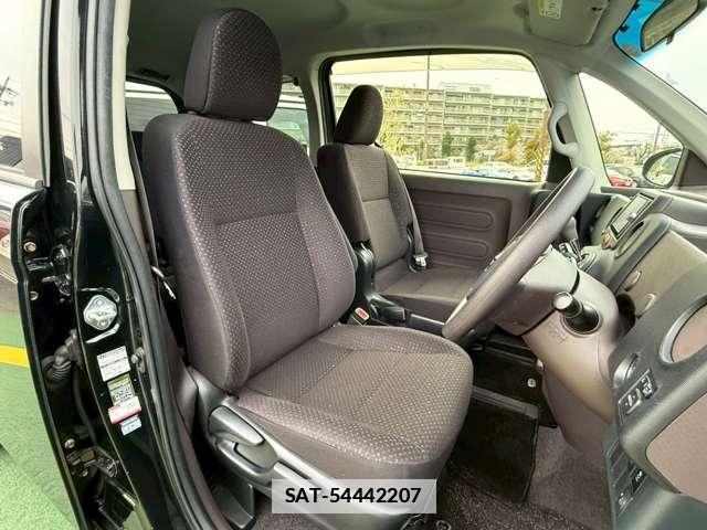 Toyota PORTE 2013-07 7812671-5