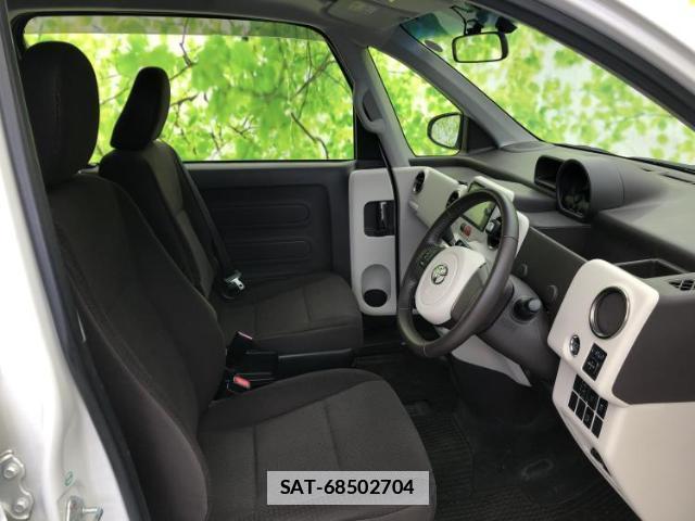 Toyota PORTE 2013-03 7813653-3