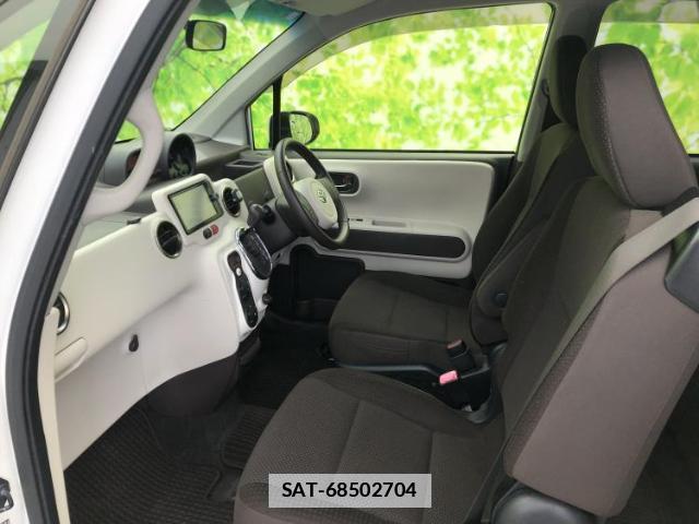 Toyota PORTE 2013-03 7813653-5