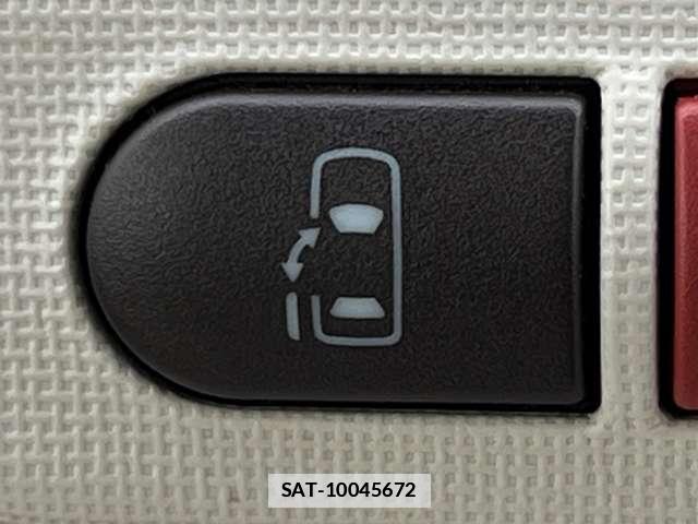 Toyota PORTE 2012-11 7813787-13