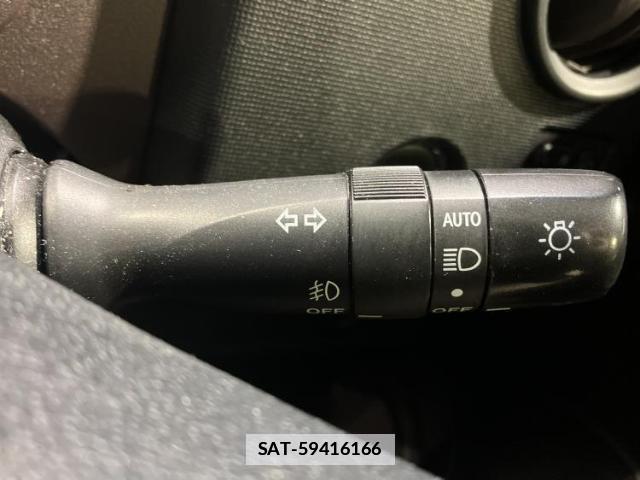 Toyota PORTE 2016-12 7820943-15