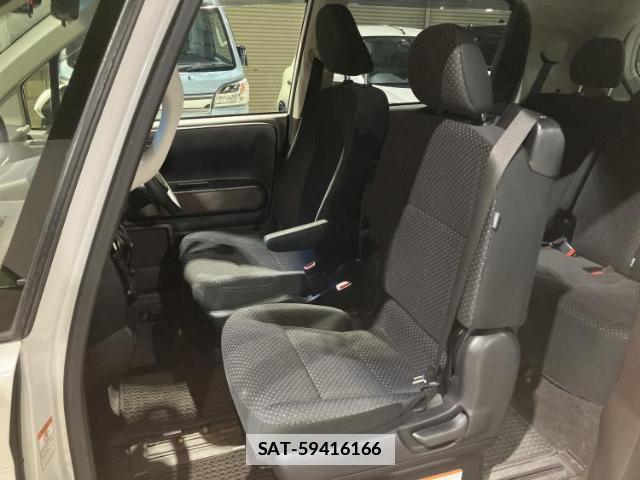 Toyota PORTE 2016-12 7820943-5