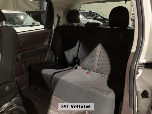 Toyota PORTE 2016-12 7820943-6