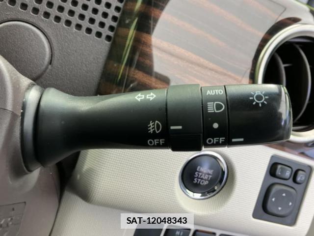 Toyota PORTE 2018-11 7821818-15
