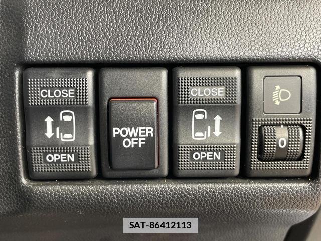 Mazda PREMACY 2011-08 7819381-4