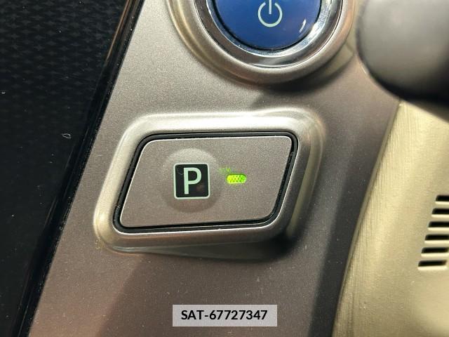 Toyota PRIUS ALPHA 2015-03 7812096-13