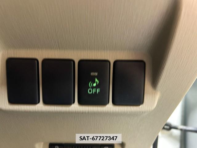 Toyota PRIUS ALPHA 2015-03 7812096-14