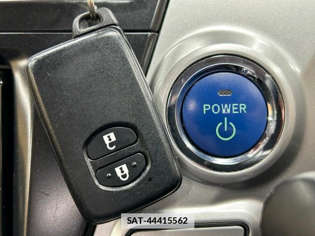 Toyota PRIUS ALPHA 2012-06 7812099-10