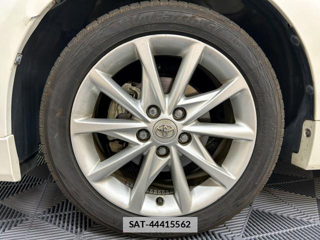 Toyota PRIUS ALPHA 2012-06 7812099-15