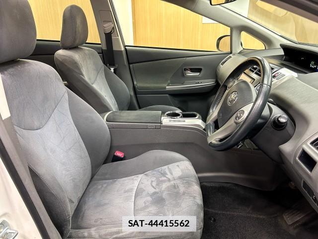 Toyota PRIUS ALPHA 2012-06 7812099-6