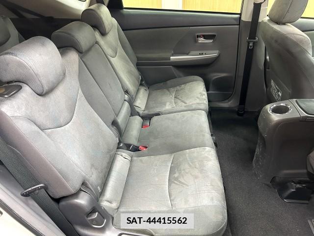 Toyota PRIUS ALPHA 2012-06 7812099-7