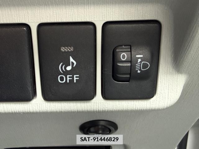 Toyota PRIUS ALPHA 2011-10 7812820-18