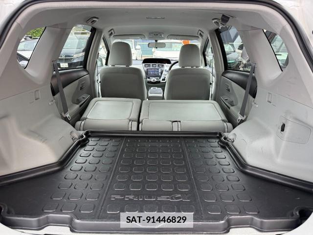 Toyota PRIUS ALPHA 2011-10 7812820-9