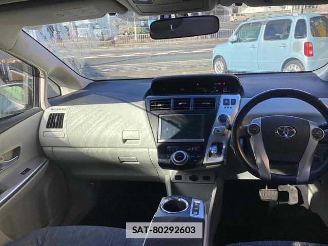 Toyota PRIUS ALPHA 2012-12 7813230-1