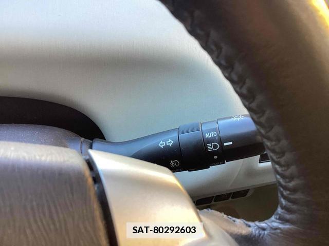 Toyota PRIUS ALPHA 2012-12 7813230-12