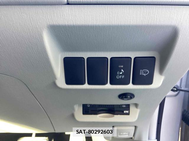 Toyota PRIUS ALPHA 2012-12 7813230-13