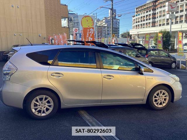 Toyota PRIUS ALPHA 2012-12 7813230-17