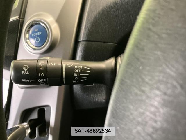 Toyota PRIUS ALPHA 2015-06 7813287-16