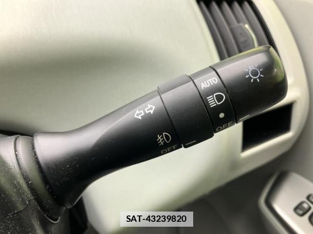 Toyota PRIUS ALPHA 2012-04 7813622-15