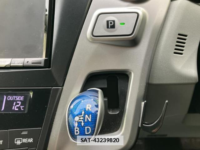 Toyota PRIUS ALPHA 2012-04 7813622-17